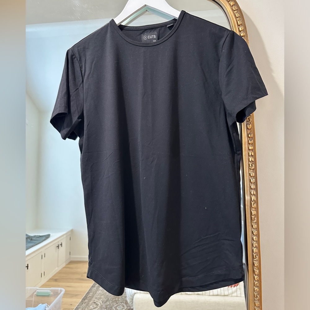 Cuts Black Tee